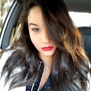 Meet your Posher, Juliana